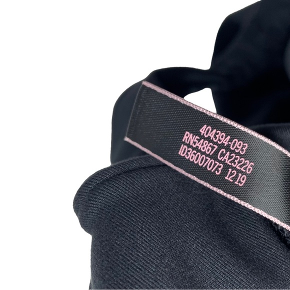 Victoria’s Secret Womens V Neck Sports Bra Size XL Black Back Cutout Activewear - Picture 6 of 8